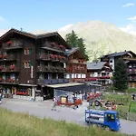 Dominic B2 By Interhome